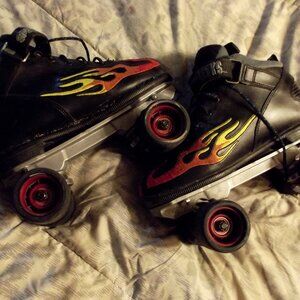 Quad roller skates